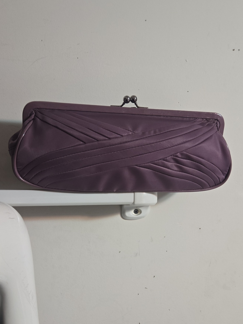 Vera Wang Mauve Satin Frame Clutch with Kiss Lock